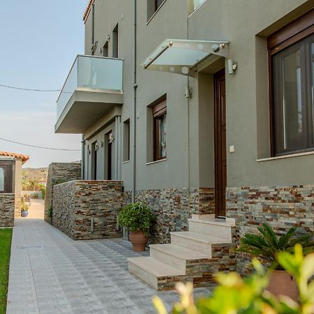A Cozy Eco Villa By The Sea Гувес Екстер'єр фото